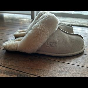 Ugg suede slippers